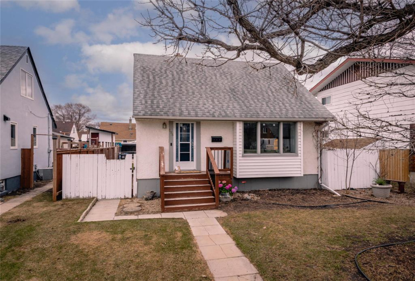 596 Cote, 3 Bedrooms Bedrooms, 9 Rooms Rooms,1 BathroomBathrooms,Residential,For Sale,Cote