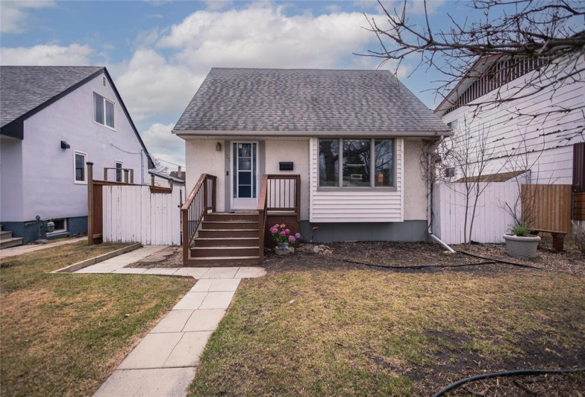 596 Cote, 3 Bedrooms Bedrooms, 9 Rooms Rooms,1 BathroomBathrooms,Residential,For Sale,Cote