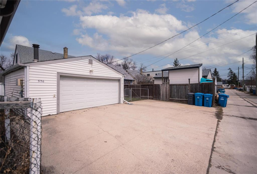 596 Cote, 3 Bedrooms Bedrooms, 9 Rooms Rooms,1 BathroomBathrooms,Residential,For Sale,Cote