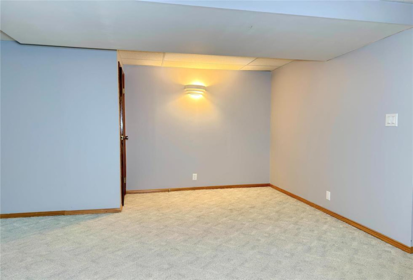 42 Lambeth, 4 Bedrooms Bedrooms, 10 Rooms Rooms,2 BathroomsBathrooms,Residential,For Sale,Lambeth