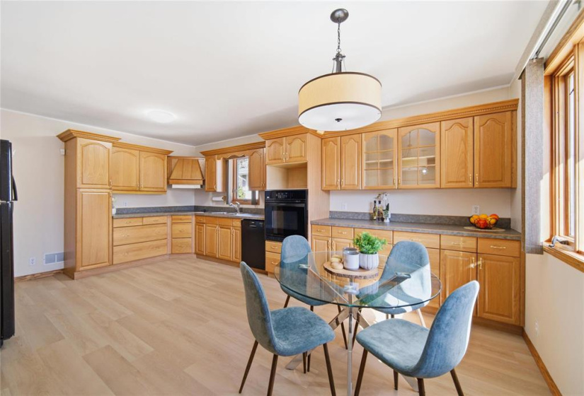372 Fearn, 4 Bedrooms Bedrooms, 10 Rooms Rooms,2 BathroomsBathrooms,Residential,For Sale,Fearn