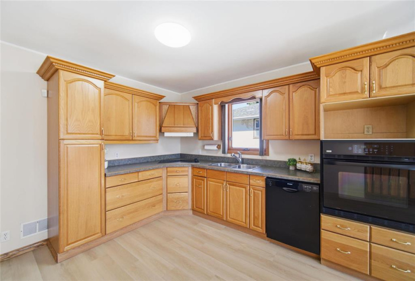 372 Fearn, 4 Bedrooms Bedrooms, 10 Rooms Rooms,2 BathroomsBathrooms,Residential,For Sale,Fearn