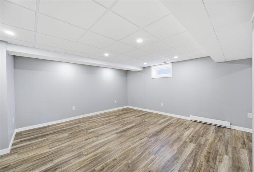372 Fearn, 4 Bedrooms Bedrooms, 10 Rooms Rooms,2 BathroomsBathrooms,Residential,For Sale,Fearn