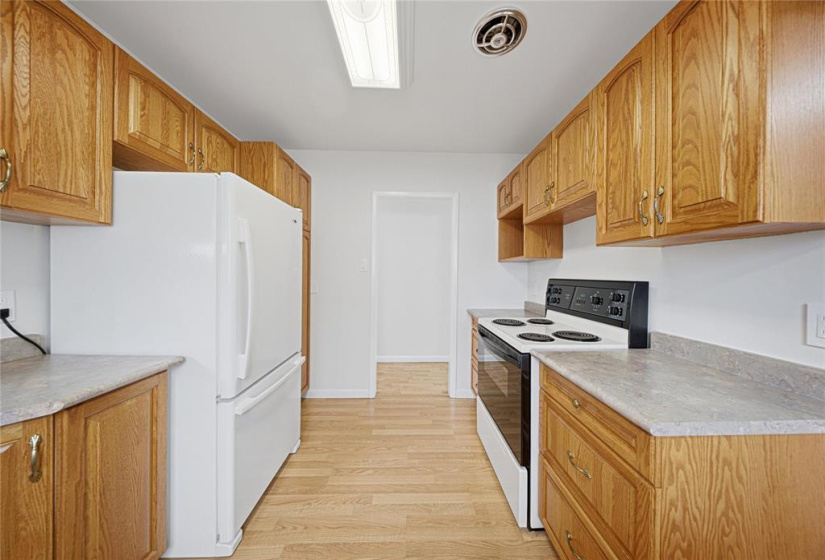 464 Tissot, 3 Bedrooms Bedrooms, 7 Rooms Rooms,1 BathroomBathrooms,Residential,For Sale,Tissot
