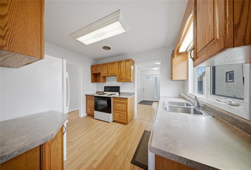 464 Tissot, 3 Bedrooms Bedrooms, 7 Rooms Rooms,1 BathroomBathrooms,Residential,For Sale,Tissot