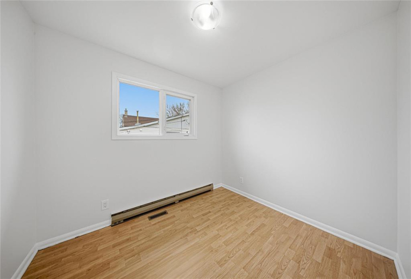 464 Tissot, 3 Bedrooms Bedrooms, 7 Rooms Rooms,1 BathroomBathrooms,Residential,For Sale,Tissot