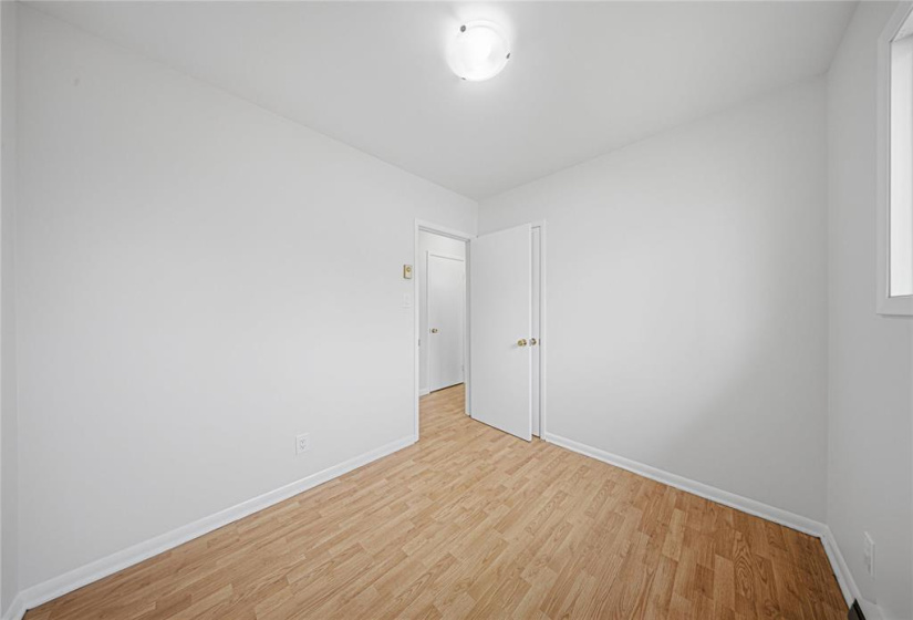 464 Tissot, 3 Bedrooms Bedrooms, 7 Rooms Rooms,1 BathroomBathrooms,Residential,For Sale,Tissot