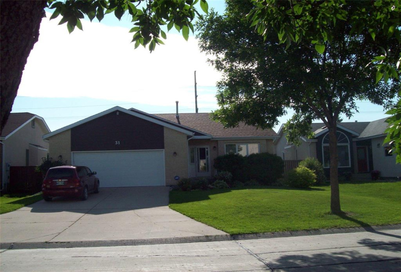31 Millstream, 4 Bedrooms Bedrooms, 12 Rooms Rooms,3 BathroomsBathrooms,Residential,For Sale,Millstream