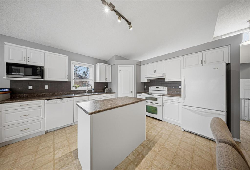 152 Chadwick, 3 Bedrooms Bedrooms, 10 Rooms Rooms,2 BathroomsBathrooms,Residential,For Sale,Chadwick