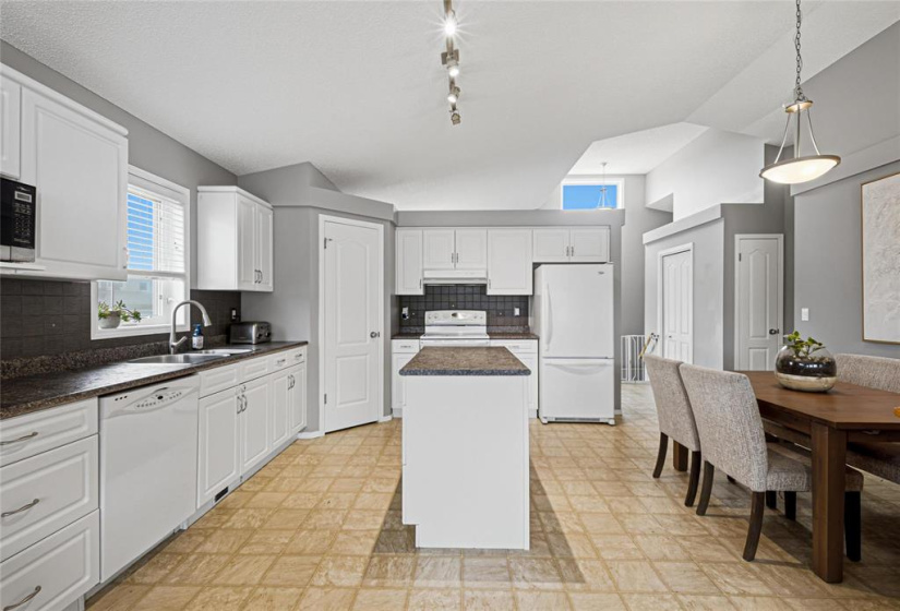 152 Chadwick, 3 Bedrooms Bedrooms, 10 Rooms Rooms,2 BathroomsBathrooms,Residential,For Sale,Chadwick