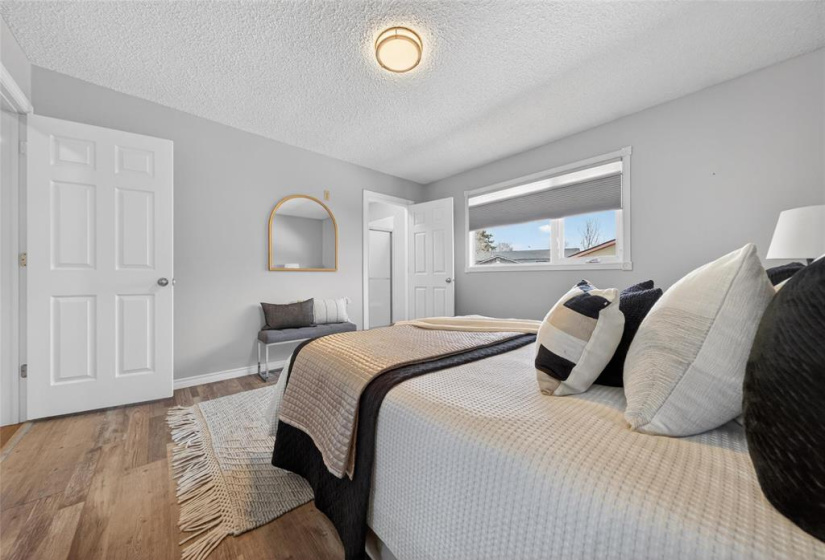 20 Chaucer, 3 Bedrooms Bedrooms, 13 Rooms Rooms,2 BathroomsBathrooms,Residential,For Sale,Chaucer