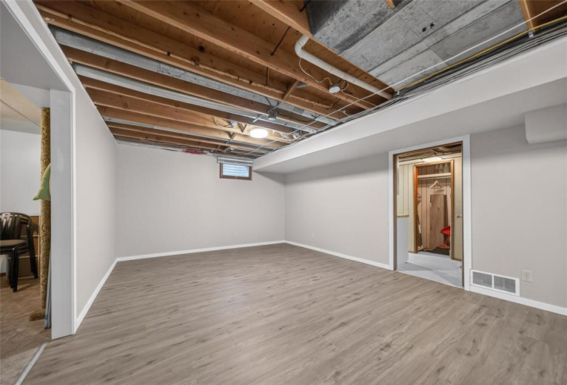 20 Chaucer, 3 Bedrooms Bedrooms, 13 Rooms Rooms,2 BathroomsBathrooms,Residential,For Sale,Chaucer