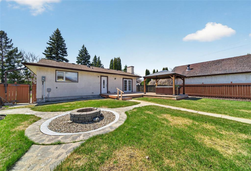 20 Chaucer, 3 Bedrooms Bedrooms, 13 Rooms Rooms,2 BathroomsBathrooms,Residential,For Sale,Chaucer