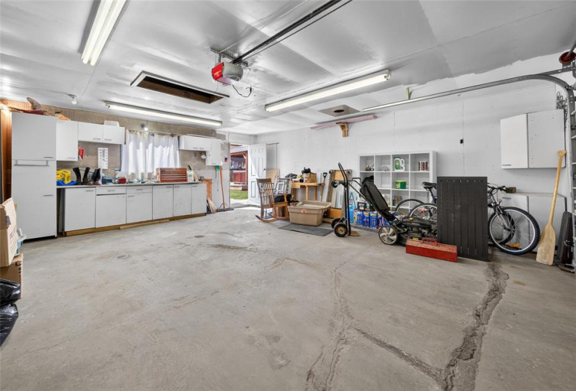 20 Chaucer, 3 Bedrooms Bedrooms, 13 Rooms Rooms,2 BathroomsBathrooms,Residential,For Sale,Chaucer