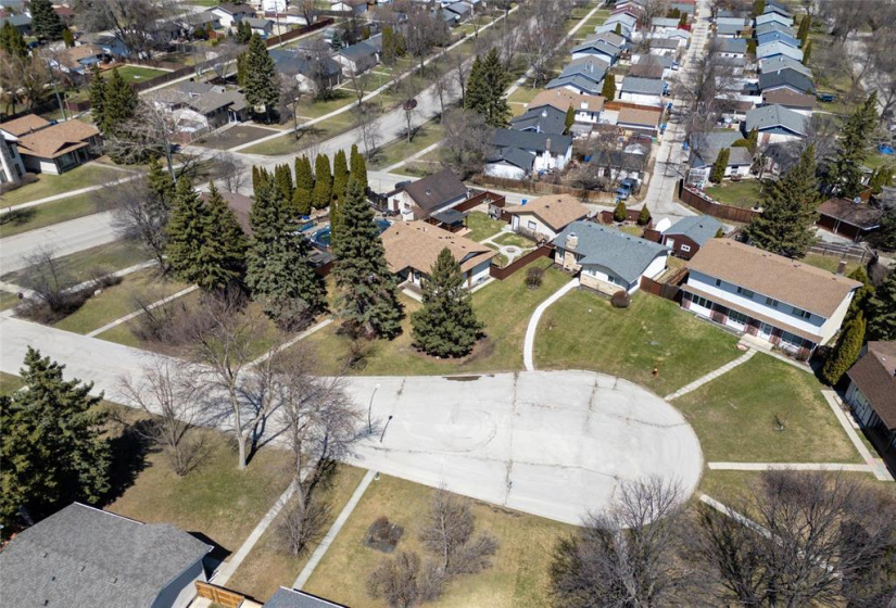 20 Chaucer, 3 Bedrooms Bedrooms, 13 Rooms Rooms,2 BathroomsBathrooms,Residential,For Sale,Chaucer