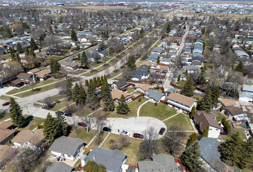 20 Chaucer, 3 Bedrooms Bedrooms, 13 Rooms Rooms,2 BathroomsBathrooms,Residential,For Sale,Chaucer