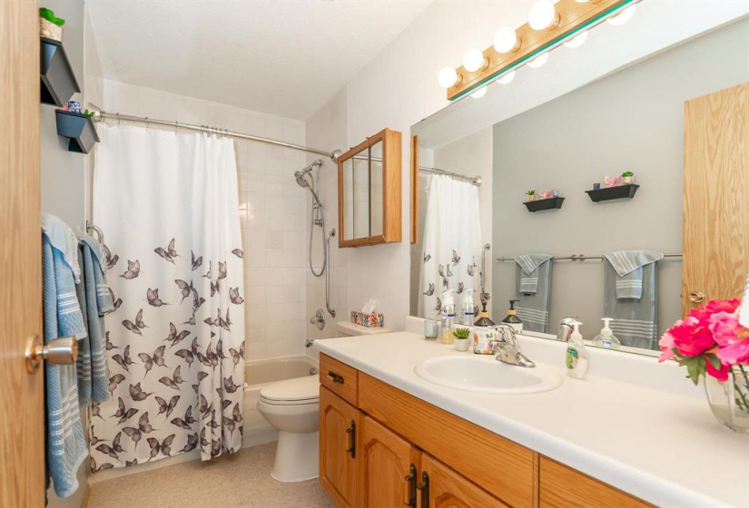 805 St. Anne's, 2 Bedrooms Bedrooms, 8 Rooms Rooms,1 BathroomBathrooms,Condominium,For Sale,St. Anne's