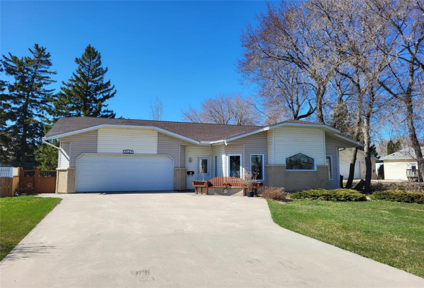 2042 Cresecent, 2 Bedrooms Bedrooms, 8 Rooms Rooms,2 BathroomsBathrooms,Residential,For Sale,Cresecent