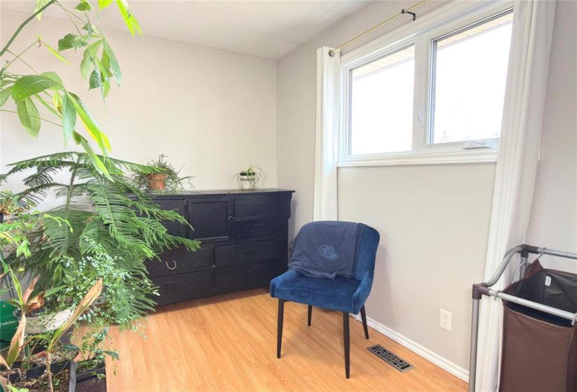 131 Bret, 4 Bedrooms Bedrooms, 9 Rooms Rooms,2 BathroomsBathrooms,Residential,For Sale,Bret