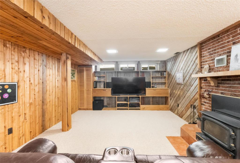 Cool rustic rec room
