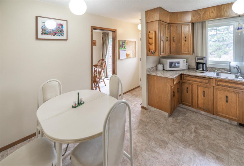 50 Burgess, 5 Bedrooms Bedrooms, 14 Rooms Rooms,3 BathroomsBathrooms,Residential,For Sale,Burgess