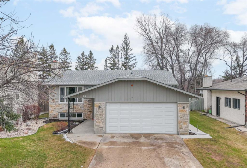 50 Burgess, 5 Bedrooms Bedrooms, 14 Rooms Rooms,3 BathroomsBathrooms,Residential,For Sale,Burgess