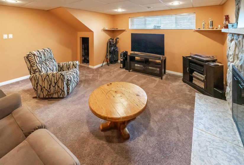 50 Burgess, 5 Bedrooms Bedrooms, 14 Rooms Rooms,3 BathroomsBathrooms,Residential,For Sale,Burgess