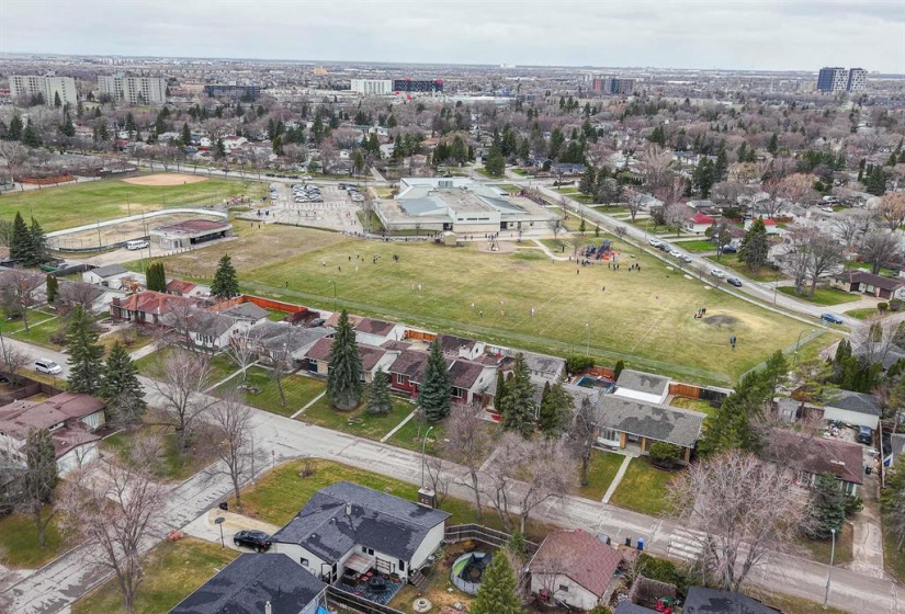 50 Burgess, 5 Bedrooms Bedrooms, 14 Rooms Rooms,3 BathroomsBathrooms,Residential,For Sale,Burgess