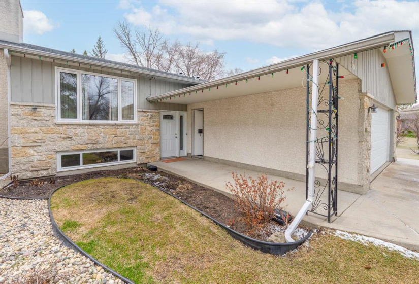 50 Burgess, 5 Bedrooms Bedrooms, 14 Rooms Rooms,3 BathroomsBathrooms,Residential,For Sale,Burgess
