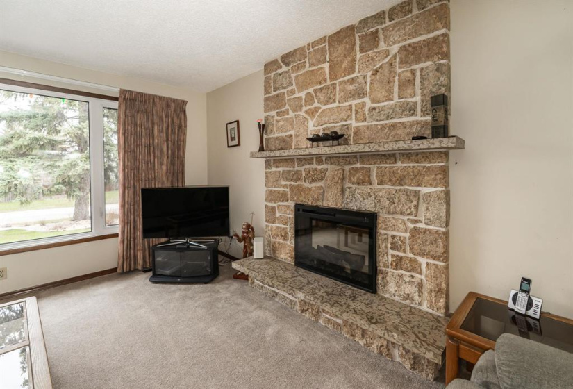 50 Burgess, 5 Bedrooms Bedrooms, 14 Rooms Rooms,3 BathroomsBathrooms,Residential,For Sale,Burgess