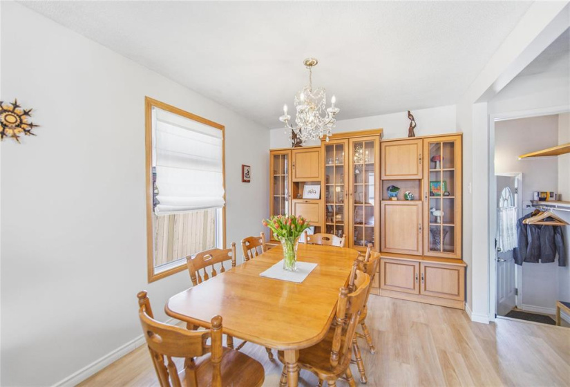 131 Ashmore, 4 Bedrooms Bedrooms, 13 Rooms Rooms,2 BathroomsBathrooms,Residential,For Sale,Ashmore