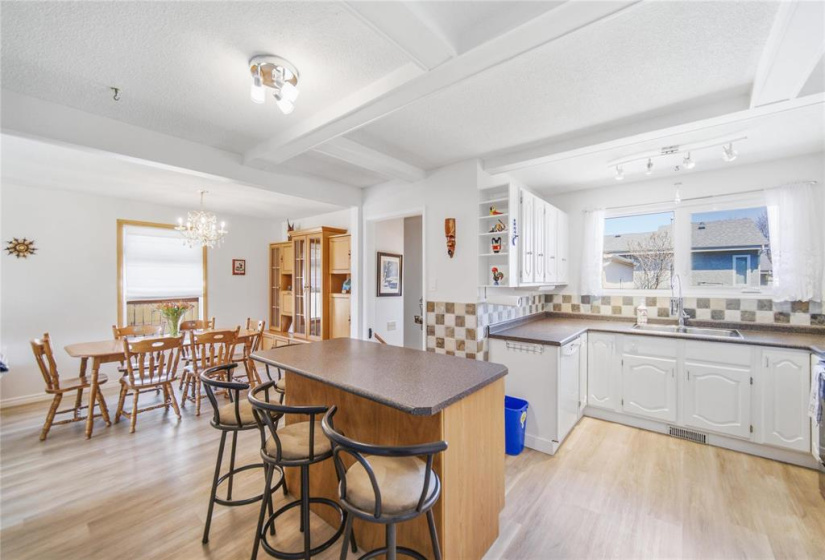 131 Ashmore, 4 Bedrooms Bedrooms, 13 Rooms Rooms,2 BathroomsBathrooms,Residential,For Sale,Ashmore