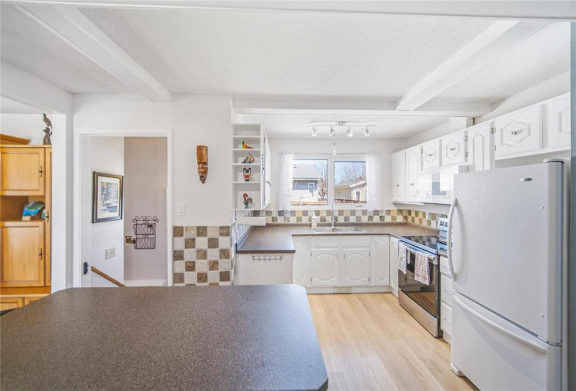 131 Ashmore, 4 Bedrooms Bedrooms, 13 Rooms Rooms,2 BathroomsBathrooms,Residential,For Sale,Ashmore