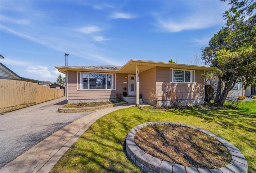 131 Ashmore, 4 Bedrooms Bedrooms, 13 Rooms Rooms,2 BathroomsBathrooms,Residential,For Sale,Ashmore