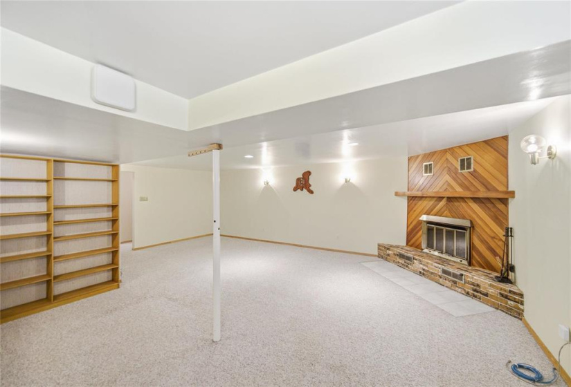 131 Ashmore, 4 Bedrooms Bedrooms, 13 Rooms Rooms,2 BathroomsBathrooms,Residential,For Sale,Ashmore