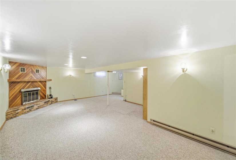 131 Ashmore, 4 Bedrooms Bedrooms, 13 Rooms Rooms,2 BathroomsBathrooms,Residential,For Sale,Ashmore