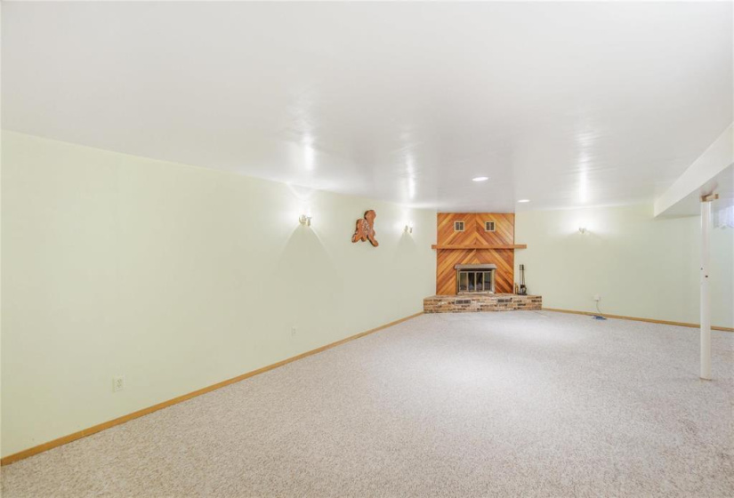 131 Ashmore, 4 Bedrooms Bedrooms, 13 Rooms Rooms,2 BathroomsBathrooms,Residential,For Sale,Ashmore