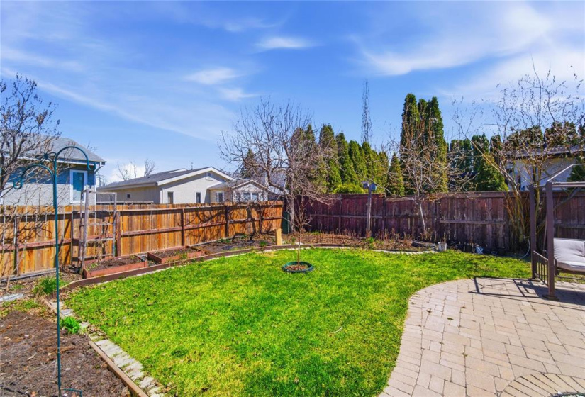 131 Ashmore, 4 Bedrooms Bedrooms, 13 Rooms Rooms,2 BathroomsBathrooms,Residential,For Sale,Ashmore