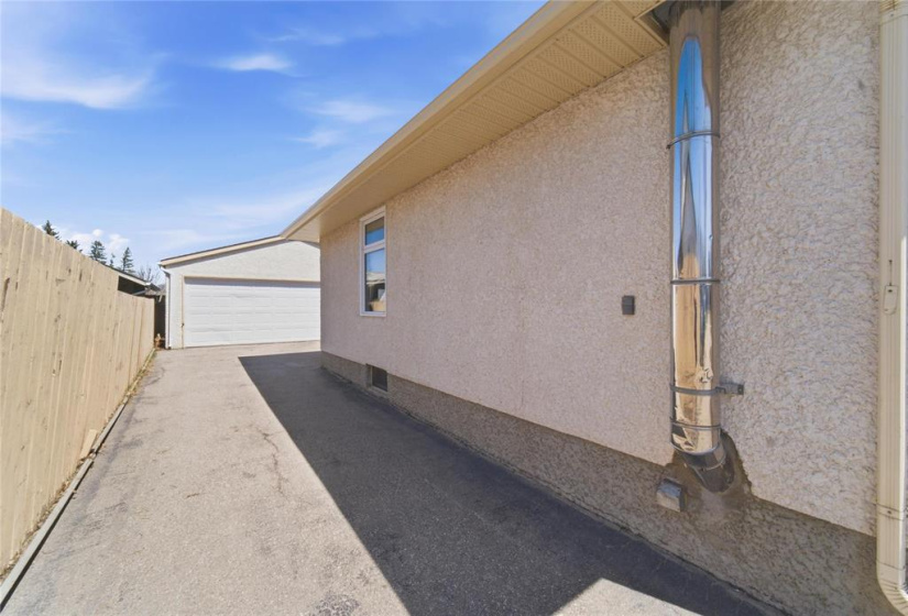 131 Ashmore, 4 Bedrooms Bedrooms, 13 Rooms Rooms,2 BathroomsBathrooms,Residential,For Sale,Ashmore
