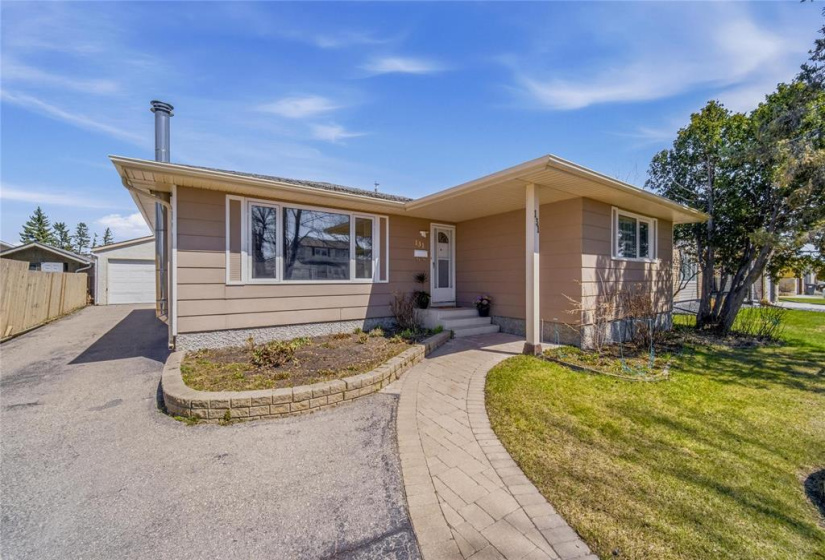 131 Ashmore, 4 Bedrooms Bedrooms, 13 Rooms Rooms,2 BathroomsBathrooms,Residential,For Sale,Ashmore
