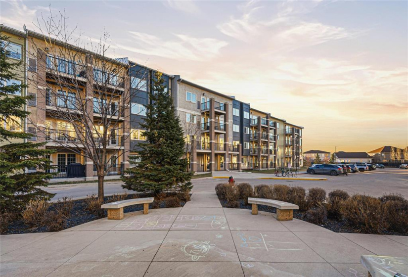 25 Bridgeland, 2 Bedrooms Bedrooms, 7 Rooms Rooms,1 BathroomBathrooms,Condominium,For Sale,Bridgeland