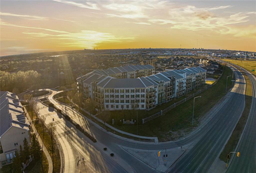25 Bridgeland, 2 Bedrooms Bedrooms, 7 Rooms Rooms,1 BathroomBathrooms,Condominium,For Sale,Bridgeland