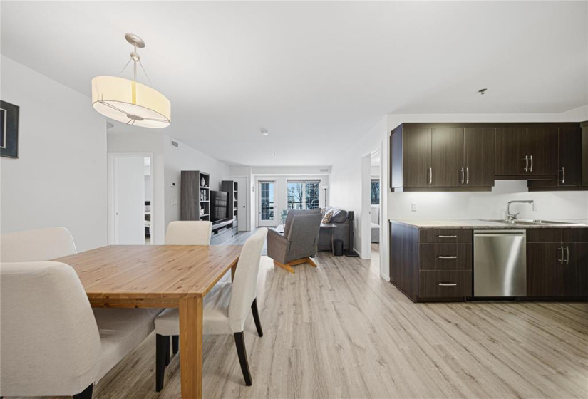 25 Bridgeland, 2 Bedrooms Bedrooms, 7 Rooms Rooms,1 BathroomBathrooms,Condominium,For Sale,Bridgeland