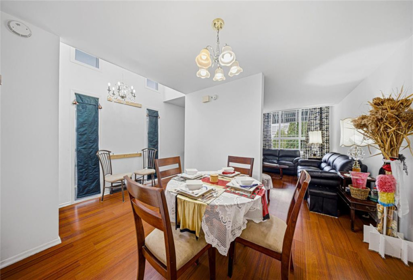 432 Stella, 2 Bedrooms Bedrooms, 10 Rooms Rooms,2 BathroomsBathrooms,Residential,For Sale,Stella