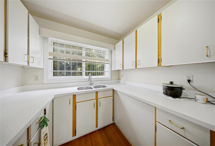 432 Stella, 2 Bedrooms Bedrooms, 10 Rooms Rooms,2 BathroomsBathrooms,Residential,For Sale,Stella