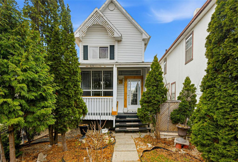 432 Stella, 2 Bedrooms Bedrooms, 10 Rooms Rooms,2 BathroomsBathrooms,Residential,For Sale,Stella