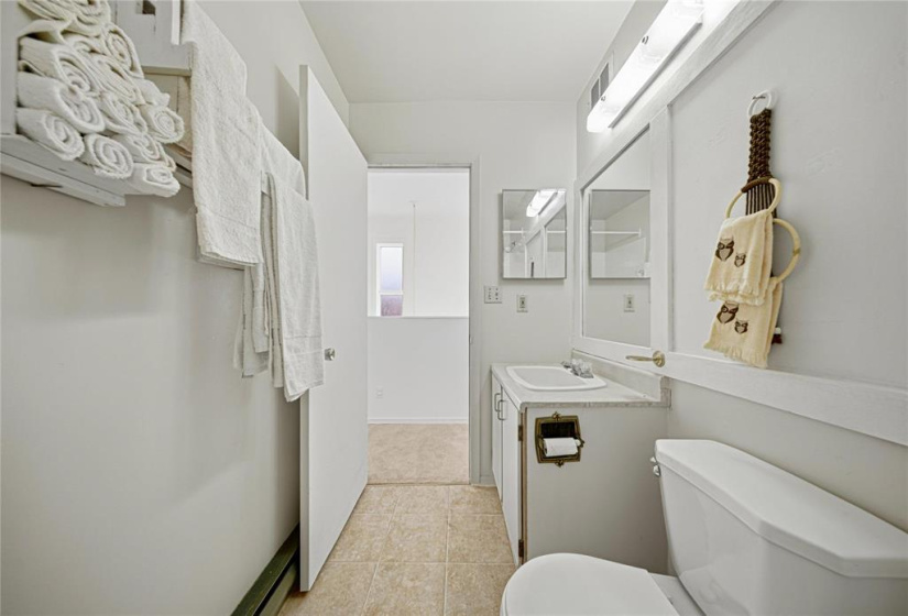 432 Stella, 2 Bedrooms Bedrooms, 10 Rooms Rooms,2 BathroomsBathrooms,Residential,For Sale,Stella