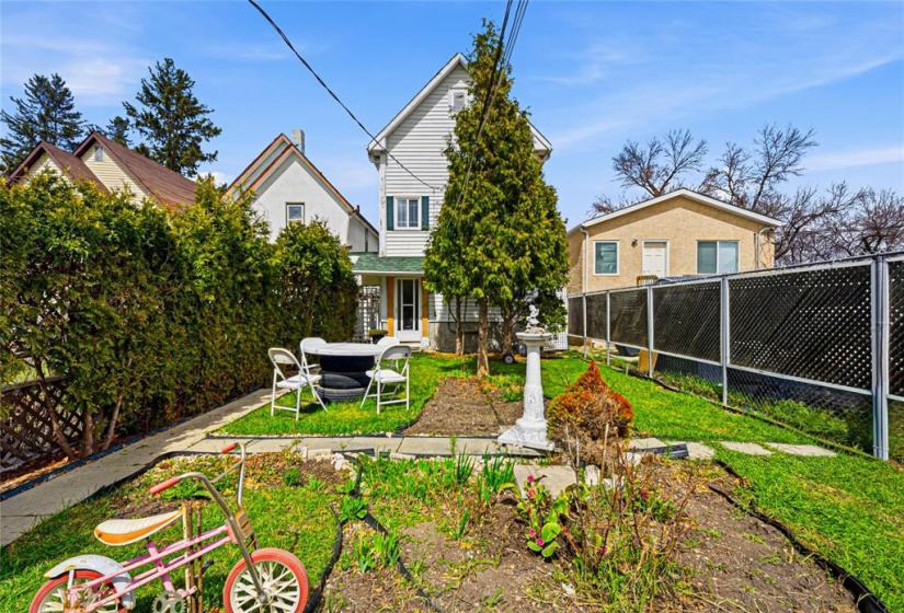 432 Stella, 2 Bedrooms Bedrooms, 10 Rooms Rooms,2 BathroomsBathrooms,Residential,For Sale,Stella