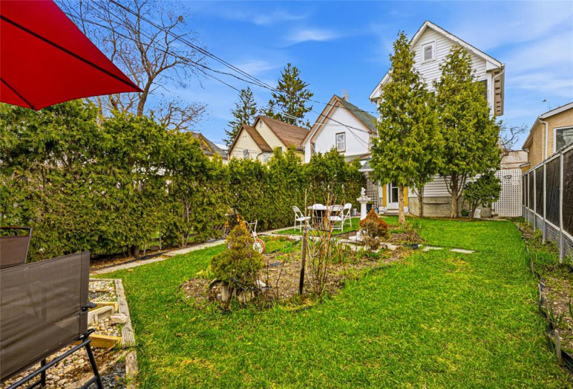 432 Stella, 2 Bedrooms Bedrooms, 10 Rooms Rooms,2 BathroomsBathrooms,Residential,For Sale,Stella