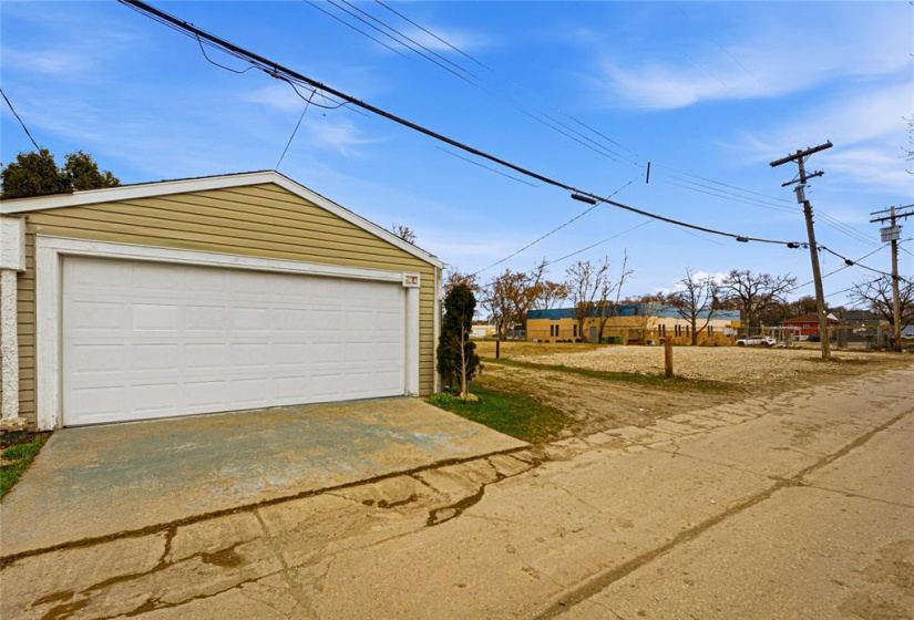 432 Stella, 2 Bedrooms Bedrooms, 10 Rooms Rooms,2 BathroomsBathrooms,Residential,For Sale,Stella